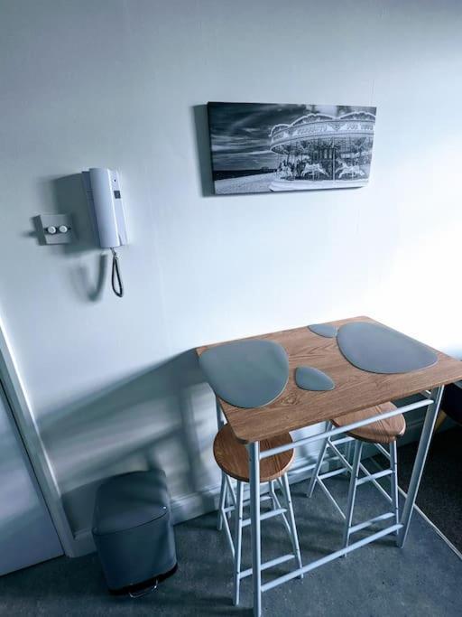 By The Appartement